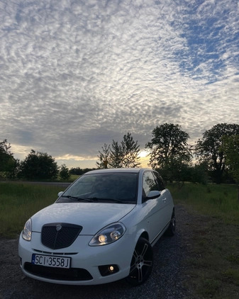 Lancia Ypsilon cena 18000 przebieg: 185500, rok produkcji 2007 z Praszka małe 211